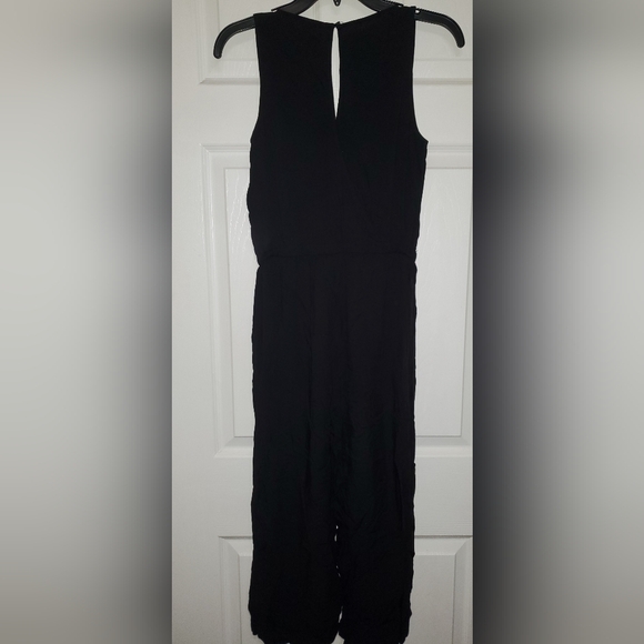 Old Navy Rayon Sleeveless Jumpsuit - Picture 2 of 6